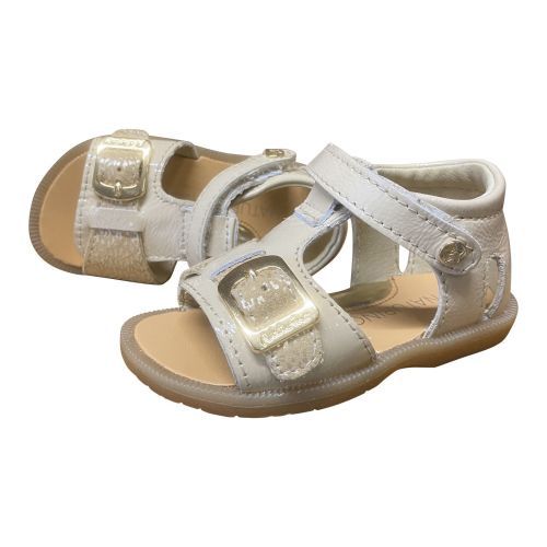 Naturino sandaaltjes lak ivoor gesloten hiel – kinderschoenen Maluma