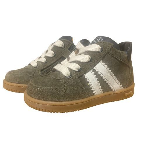 Stones and Bones Kaki Suède Sneaker met Witte Strepen | Kinderschoenen Maluma